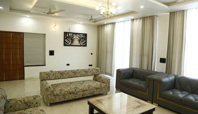 The Palatial Homes- Luxury home stay in Dehradun