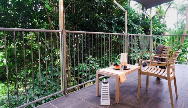 The Point. A rainforest and ocean view retreat in Flying Fish Point