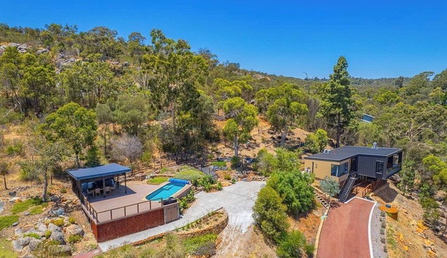 The Quarry`s Edge, Hilltop Luxury in Boya