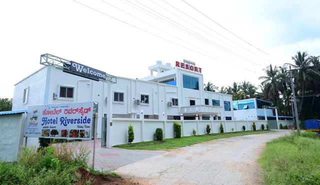 the Riverside Holiday Resort