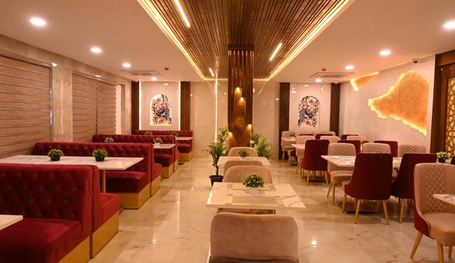 The Royal Dining Restaurant & Motel