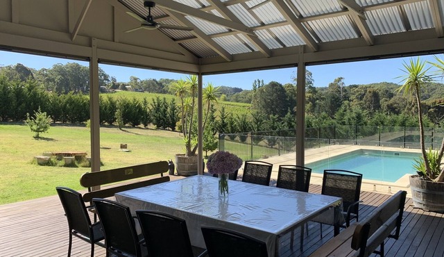 The Studio set among boutique vineyards in Summertown