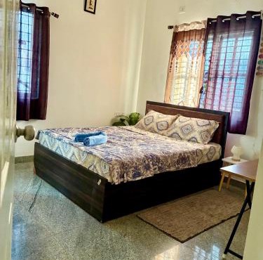 The Un-Filtered Stay I Private Room in a Social 3BHK