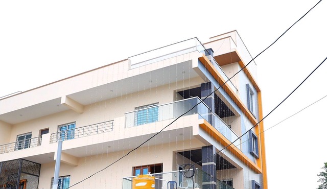 Three bedroom Brand NEW Luxurious Villa located behind Taj Hotel.