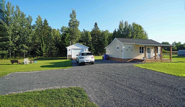 Tiny Home w/modern décor. Great retreat for relaxing and exploring the Peninsula