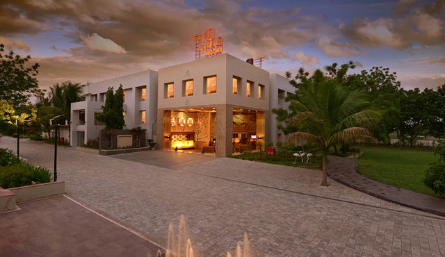 Top3 Lords Resort Bhavnagar