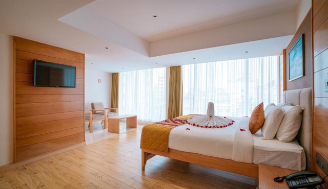 Townbridge Hotels & Suites