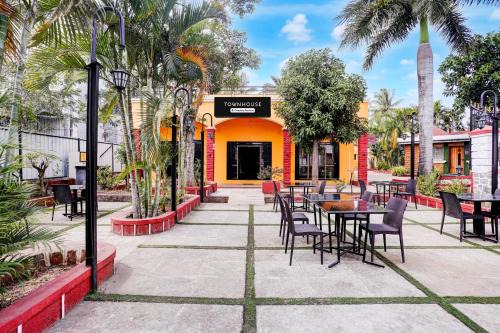 Townhouse Amrapali Resort