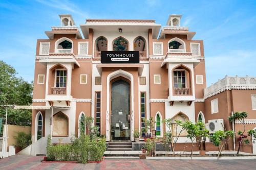Townhouse Mansarovar Near Metro Station Formerly Dev Villas