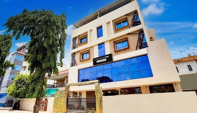 Townhouse Oak Hoshangabad Capital Mall