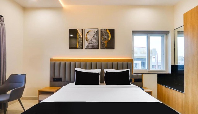 Townhouse OAK INDIGO BUSINESS HOTELS