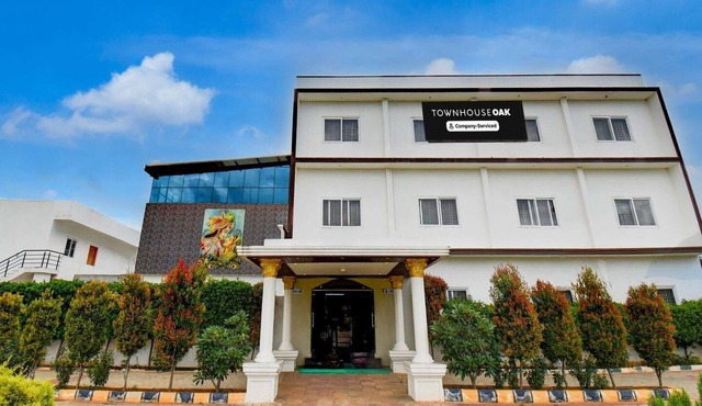 Townhouse Oak Sri Mahadeshwara Centre