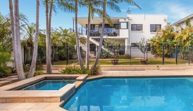 Towradgi Beach House - the perfect beachside home