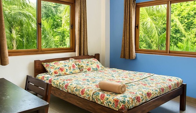 Tranquil Goan Escape - AC Room in a Villa with Shared bathroom