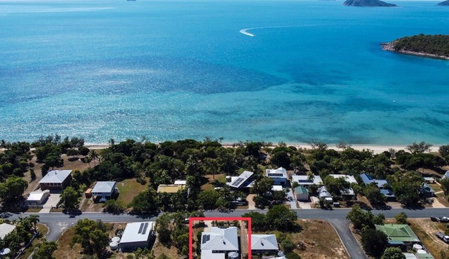 "Tranquillity by the Sea" your Holiday Rental at Hideaway Bay, Whitsundays in Hideaway Bay