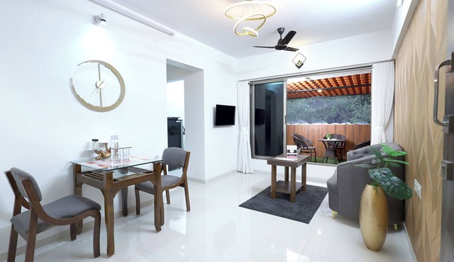 Transit Stay 1BHK Best for Meetings Layovers &Work