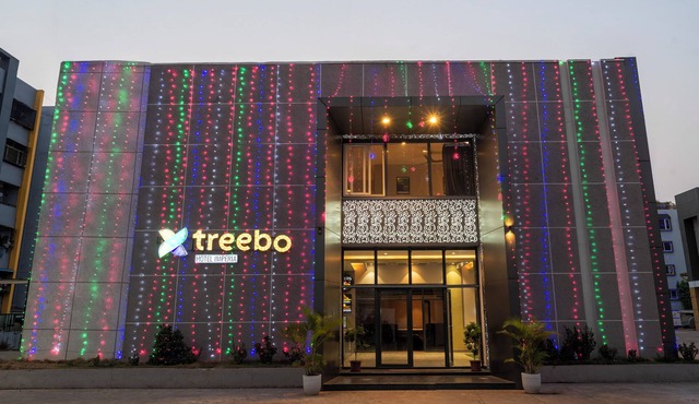 Treebo Imperia, Kommadi