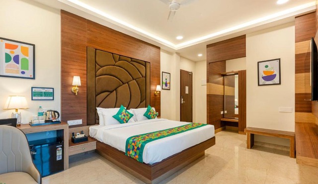 Treebo Premium Pine Tree Courtyard