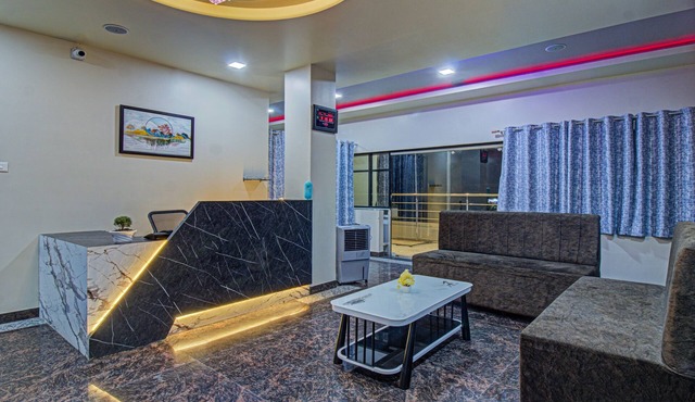 Treebo Royal, Chandrapur