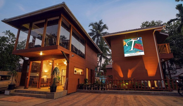 TreeHouse MARS Beach Cottages
