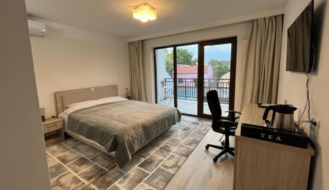 Trend - Room 3 - Nice Room with pool and garden, just 10 min walk to downtown