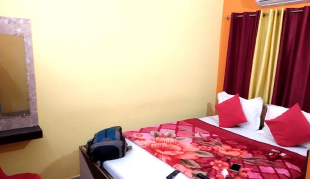 Trinayani Stay - 3 min Walk to Temple