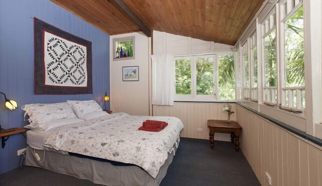 Turkey's Nest - White Gum Cottage in Mt Glorious