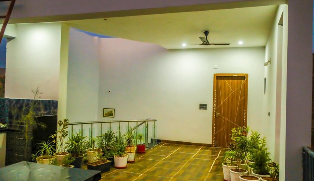 Udaipur Stay - 3bhk with pool