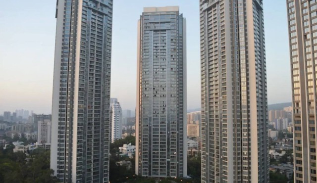 Ultra-luxurious 3BHK entire Apt-Oberoi Garden City