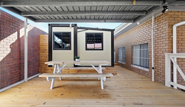 Urban Tiny Retreat with Outdoor Entertaing Area in Braybrook