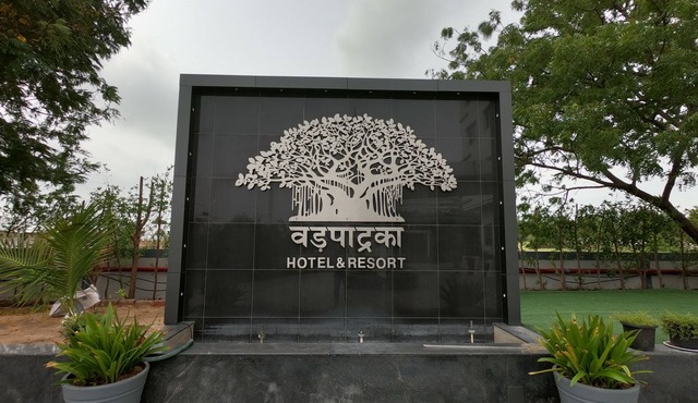 Vadpadraka Hotel and Resort