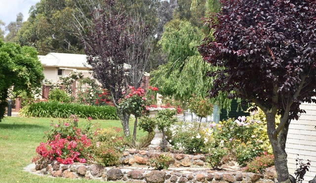 Valley Views Motel & Chalets in Mount Barker