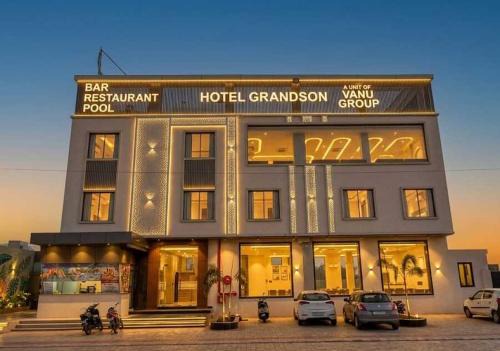 Vanu group of Hotels - Grandson
