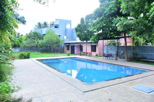 VCP Beach Resort with SWIMMING POOL