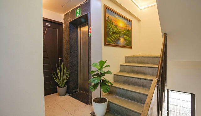 Via Lloyds Inn