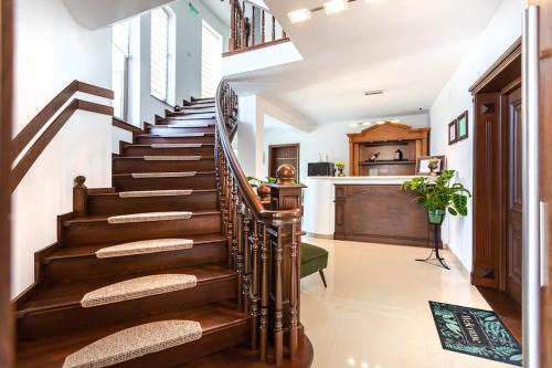 Vila Emerald Residence