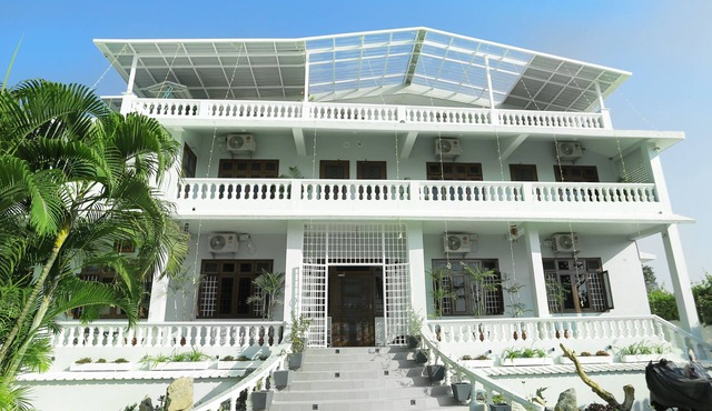 Villa at the foothills of Himalayas