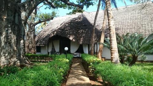 Villa con baobab e piscina in Malindi