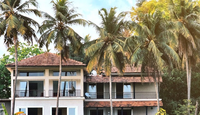 Villa E'ma | Field Views Pool Sundeck Location