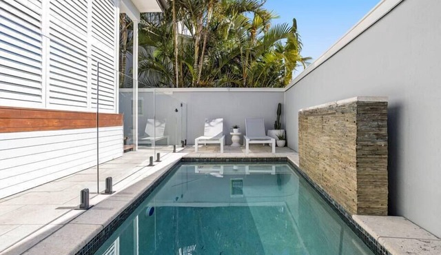 Villa Luxe Miami, Heated Pool, 5 min walk to beach in Miami