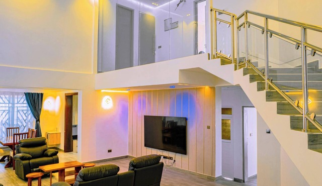 Villa - Sleeps 8 - Parking - Balcony in DAR ES SALAAM