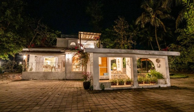 Villa Sora, Palghar by Ebony Stays | Private 2 BHK with Pool & Garden