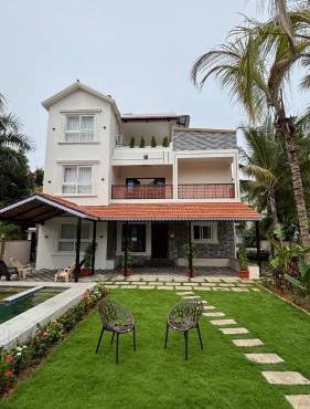 Villa19, ECR