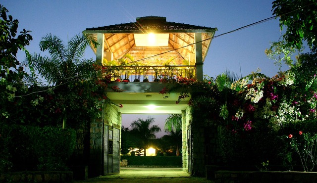 Village Machaan Resort