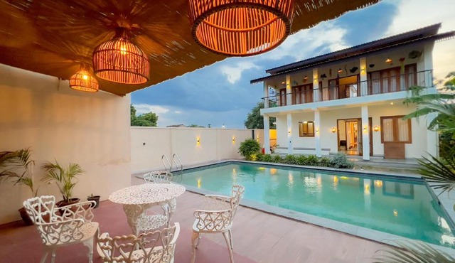 Vini LakeView
