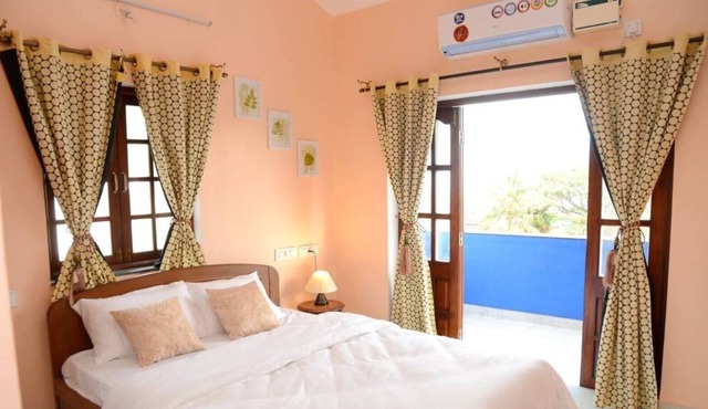 Vista Bellaire - 2BHK AC apt in Dona Paul