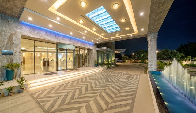 Vivanta Ahmedabad SG Highway