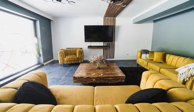 Voronet Noir Chalet