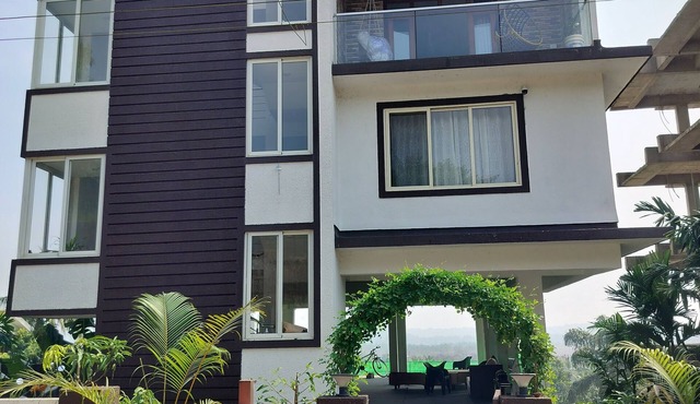 Vrindavan Garden View Luxe Stay