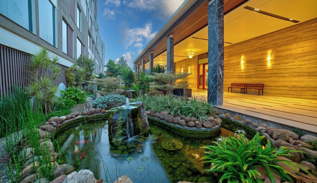 VRR Hotel's And Convention Centre